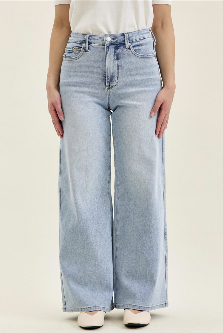 Lainey PETITE Tummy Control Retro Wide Jeans by Judy Blue