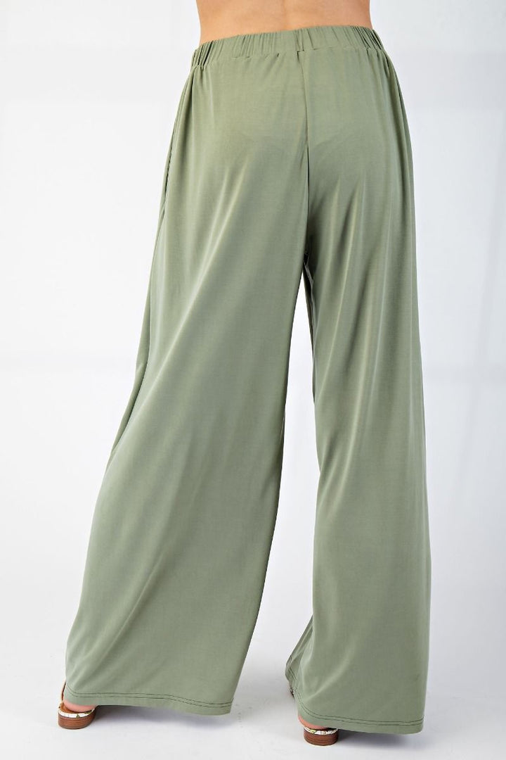 Be Right There Pleated Model Maxi Pants in Green